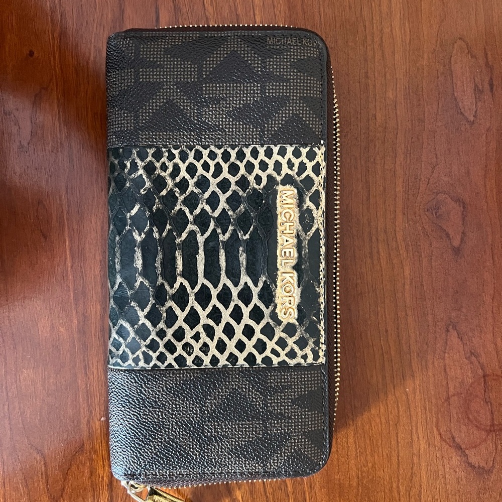 Zippy wallet